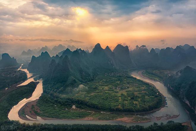 目的地季节舒适风光宜人去了就不想走bsport体育适合春天旅游的8个(图9)