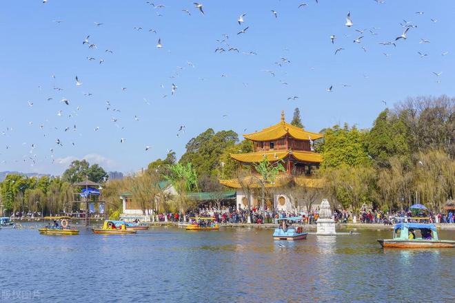 目的地季节舒适风光宜人去了就不想走bsport体育适合春天旅游的8个(图10)